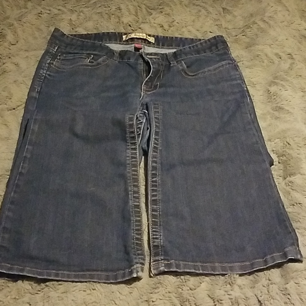 Jean's - Picture 2 of 5